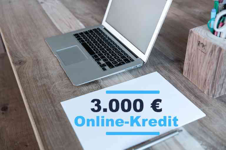 Kredit 3000 Euro Online-Antrag am Laptop